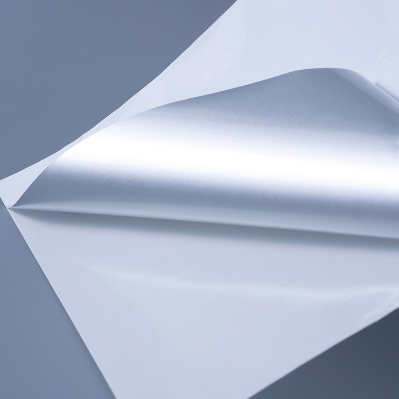 25mic Glossy White aluminized Polyester Film Self Tenaces Label cum aqua-dicentur Acrylic Tenaces pro Inkjet Typographia