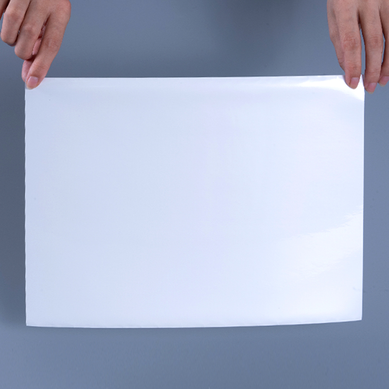 25mic Glossy White aluminized Polyester Film Self Tenaces Label cum aqua-dicentur Acrylic Tenaces pro Inkjet Typographia